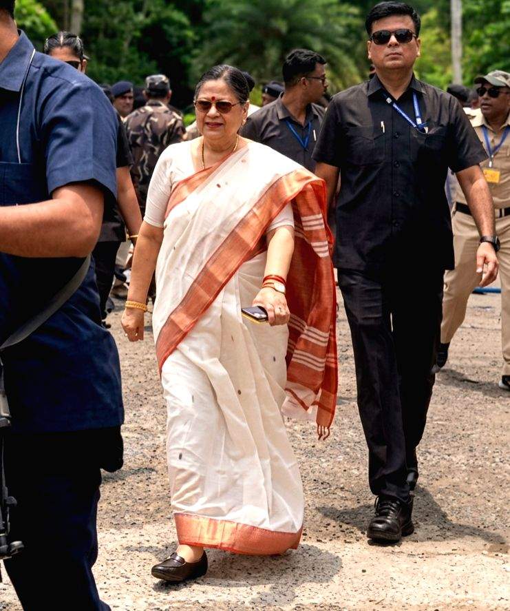 ममता बनर्जी की टीएमसी में बढ़ी दरार, सीएम शुभेंदु के कार्यक्रम में 6 विधायकों के साथ शामिल हुईं काकोली घोष