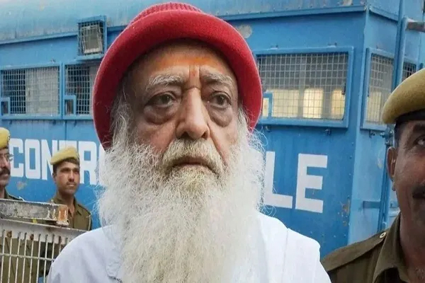 आसाराम को हाईकोर्ट से बड़ा झटका : यौन उत्पीड़न मामले में उम्रकैद की सजा बरकरार, गैंगरेप के चार्ज हटाए; फौरन करना होगा सरेंडर