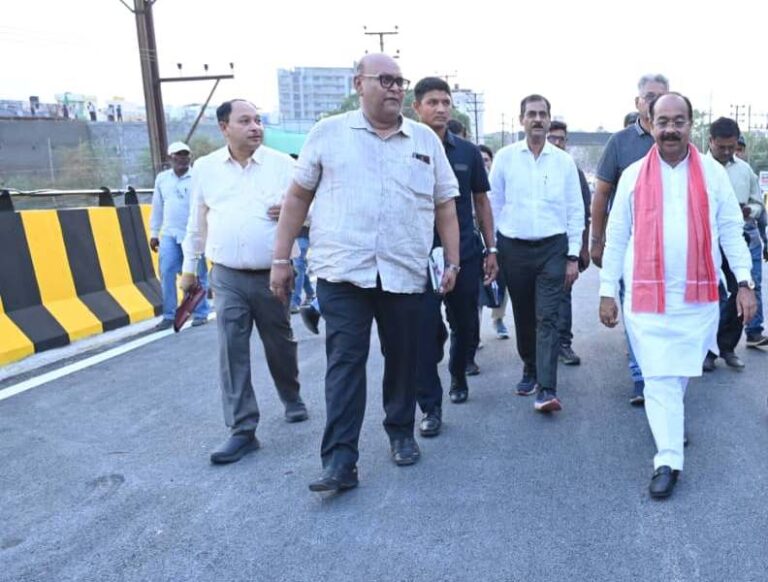 (रायपुर) कचना ओवर-ब्रिज जल्द होगा शुरू, उप मुख्यमंत्री अरुण साव ने अंतिम चरण के कार्यों का किया निरीक्षण