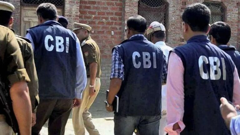 NEET पेपर लीक मामले में 2 और गिरफ्तारियां, CBI के शिकंजे में लातूर के डॉक्टर और पुणे के कोचिंग शिक्षक