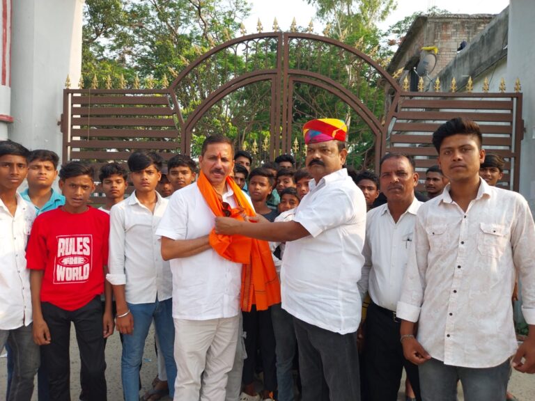 सांसद रूडी की पहल पर 40 बच्चों का एडमिशन नयागाँव स्कूल में हुआ, ग्रामीणों ने जताया आभार