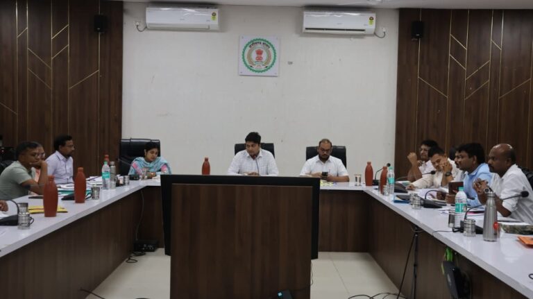 (बीजाुर)सुशासन तिहार में जनता की समस्याओं का हो त्वरित समाधान -कलेक्टर विश्वदीप