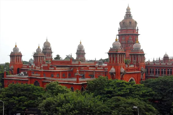भगवान के सामने मंत्री और आम आदमी सब बराबर’, मंदिरों में VIP दर्शन पर HC ने उठाए सवाल