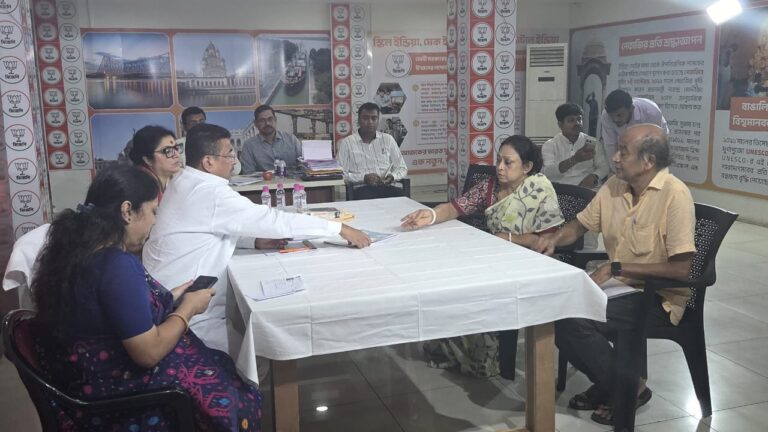 ‘जनता दरबारÓ में जमीन, नौकरी सहित अनाथों के लिए आरक्षण का मामला लेकर पहुंचे लोग