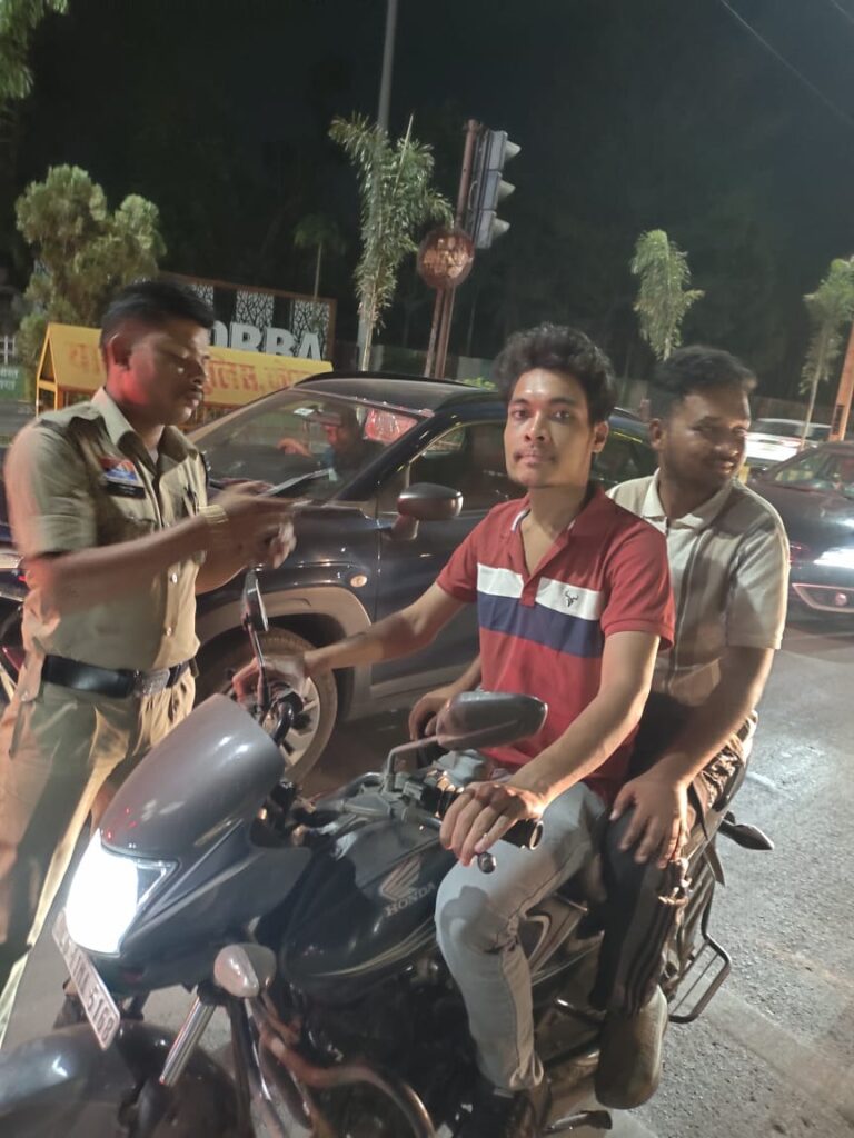 कोरबा में ट्रैफिक तोड़ने वालों पर पुलिस का शिकंजा, शराबी ड्राइवरों सहित 104 पर कार्रवाई