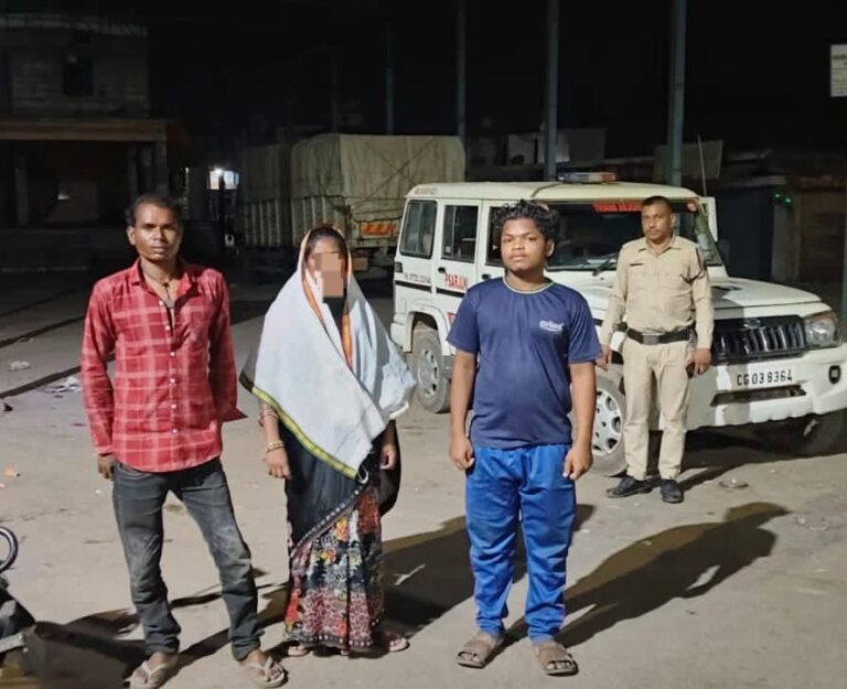 तीन दिन से भटकी मानसिक रूप से अस्वस्थ महिला को धमतरी पुलिस ने परिवार से मिलाया
