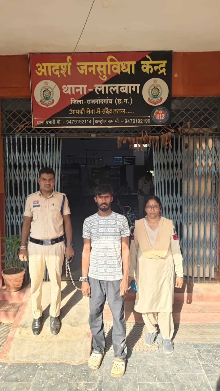 स्कूटी में शराब की दुकान सजाकर घूम रहा था कोचिया, आरोपी गिरफ्तार