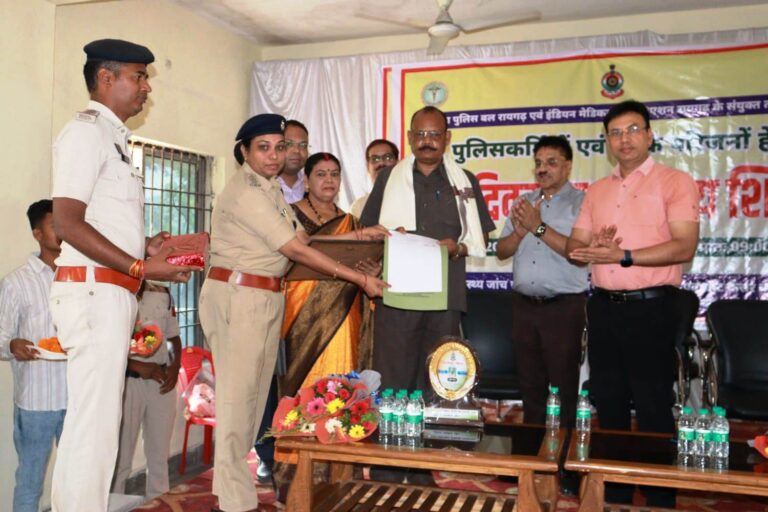 42 साल वर्दी को समर्पित, भावुक विदाई के साथ एएसआई देव प्रसाद चौहान सेवानिवृत्त