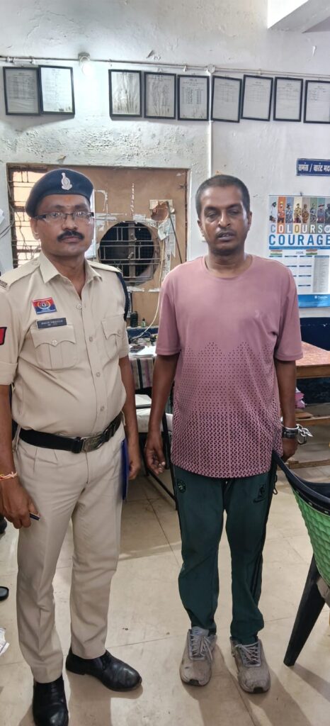परीक्षा देने गई छात्रा की स्कूटी उड़ाई, बेचने से पहले ही चोर दबोचा गया