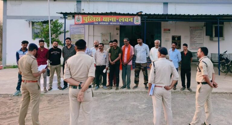 गुंडों की थाने में हाजिरी, पुलिस की दो टूक चेतावनी—सुधर जाओ, वरना जेल तैयार