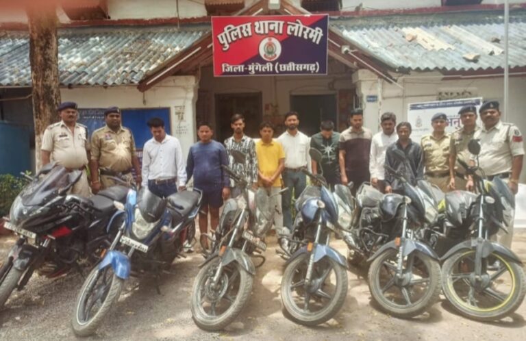बावन परी के दीवानों पर मुंगेली पुलिस का बड़ा प्रहार, जुआ फड़ से 9 गिरफ्तार