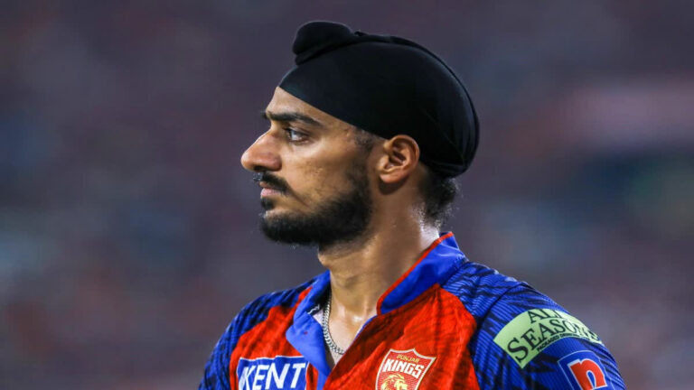 पंजाब किंग्स के प्लेऑफ से बाहर होते ही अर्शदीप सिंह ने 200 से ज्यादा पोस्ट की डिलीट, कोहली के साथ वाला वीडियो भी गायब