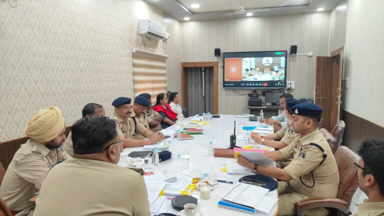 सरगुजा में अपराधियों पर शिकंजा कसने की तैयारी, एसएसपी ने थाना प्रभारियों को दिया सख्त एक्शन प्लान