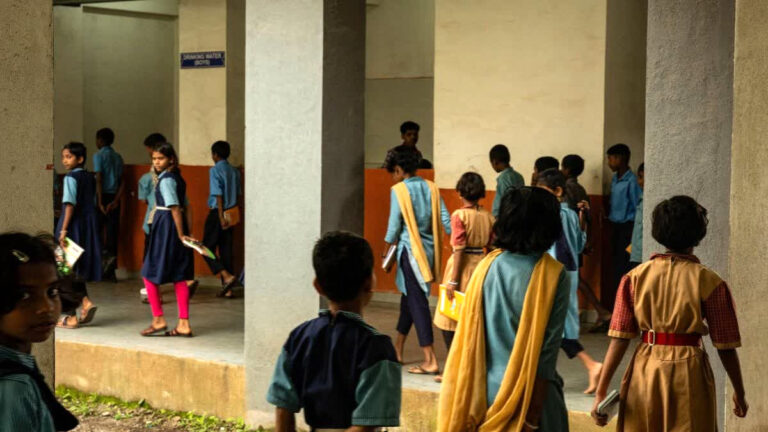 देश के 1 लाख स्कूलों में सिर्फ एक टीचर, नीति आयोग की रिपोर्ट ने खोली स्कूल एजुकेशन सिस्टम की पोल
