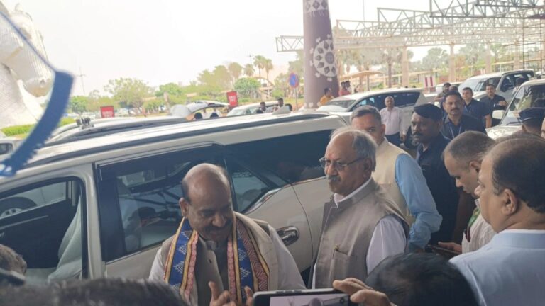 (रायपुर) लोकसभा अध्यक्ष ओम बिरला एकदिवसीय छत्तीसगढ़ दौरे पर रायपुर पहुंचे, आचार्य पदारोहण कार्यक्रम में होंगे शामिल