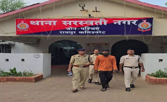 (रायपुर) हेलिपैड के पास गांजे का सौदा पड़ गया भारी, ग्राहक तलाश रहे तस्कर को पुलिस ने दबोचा