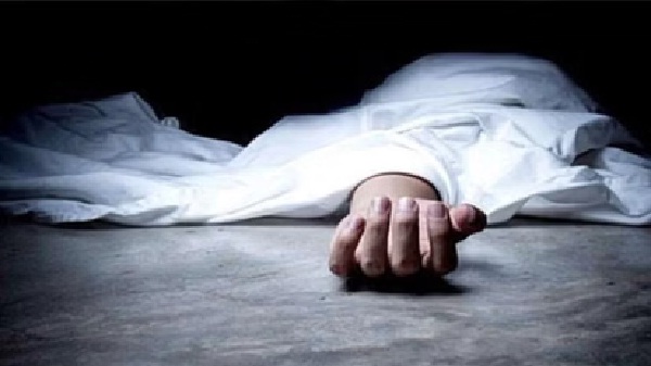 (कोरबा) कर्ज और किस्तों के बोझ तले बुझी 22 साल की जिंदगी: खेत में पेड़ से लटका मिला युवक का शव