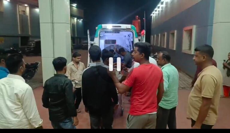 (भिलाई) युवक का गला रेतकर फरार हुए बदमाश, अस्पताल में जिंदगी की जंग
