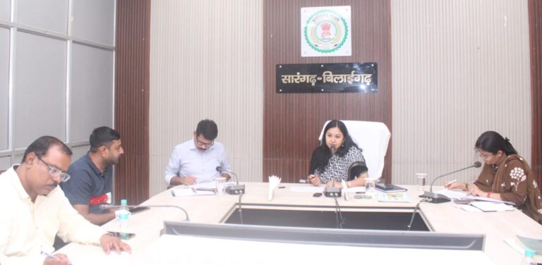 (सारंगढ़ बिलाईगढ़) सारंगढ़ नगरपालिका के निर्माणाधीन विकास कार्यों का कलेक्टर ने किया समीक्षा
