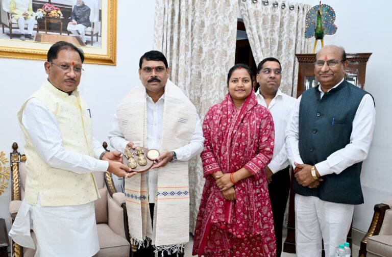 (रायपुर) किसान हितैषी नीतियों ने दिलाई छत्तीसगढ़ को नई पहचान: छत्तीसगढ़ के कृषि विकास मॉडल का अध्ययन करने पहुंचा महाराष्ट्र का विधायक दल