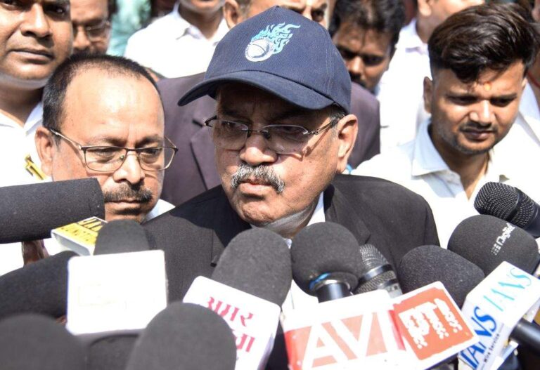 खान सर ने दायर की जमानत याचिका, वकील ने आत्मसमर्पण करने की खबरों को गलत बताया
