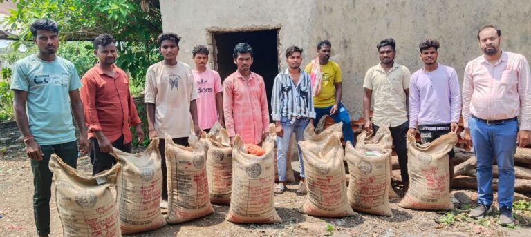 (बीजापुर) खरीफ सीजन के लिए जिले में उर्वरक-बीज का पर्याप्त भंडार, किसानों को समय पर मिल रही सामग्री