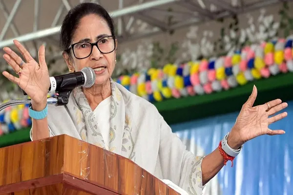 ममता को ‘सिर्फ सलाहकार’ बनाने के प्रस्ताव पर बवाल, TMC के बागी खेमे में फूट के संकेत; आपस में भिड़े विधायक