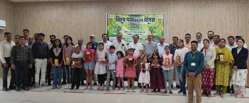 (कोरबा) विश्व पर्यावरण सप्ताह के विजयी प्रतिभागियों को मुख्य अभियंता के हाथों मिला पुरस्कार