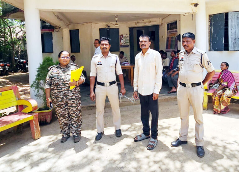 (कांकेर) घर में घुसकर महिला से दुष्कर्म करने वाला 10 हजार का इनामी आरोपी गिरफ्तार, कांकेर पुलिस की बड़ी सफलता