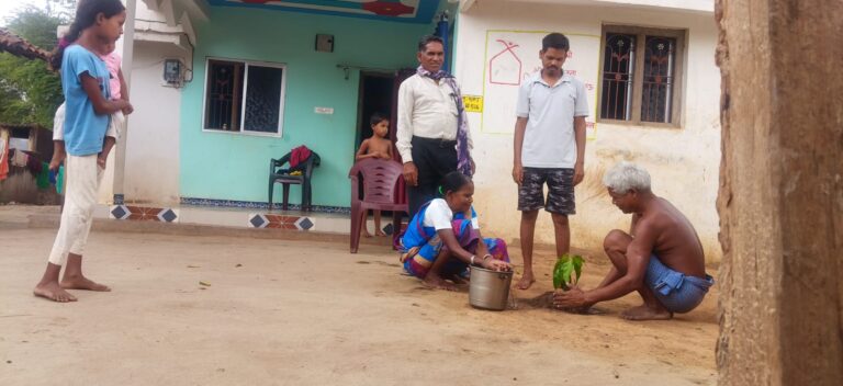 (कोण्डागांव) विश्व पर्यावरण दिवस पर ‘एक पेड़ माँ के नाम अभियान के तहत पीएम आवास परिसरों में हुआ व्यापक वृक्षारोपण
