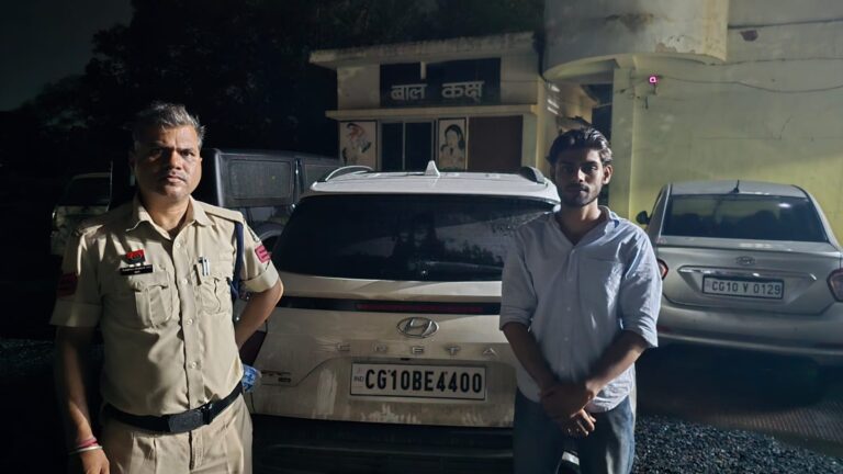 (बिलासपुर)चलती कार में सनरूफ से स्टंटबाजी करना पड़ा महंगा, चकरभाठा पुलिस ने क्रेटा कार की जब्त