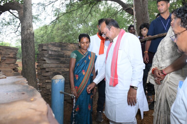 (रायपुर) उप मुख्यमंत्री अरुण साव द्वारा निर्माण कार्यों के गहन निरीक्षण का दौर जारी, पुल, सड़क, रेलवे ओवरब्रिज और जल जीवन मिशन के कार्यों का लिया जायजा
