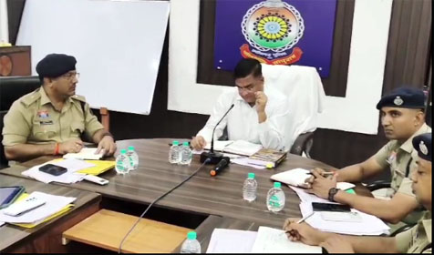 (दुर्ग) लंबित मामलों के त्वरित निराकरण और फरार आरोपियों की गिरफ्तारी पर जोर