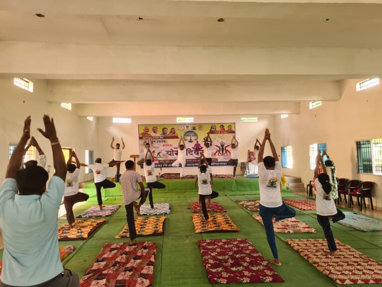 (कोण्डागांव)फरसगांव में २वें अंतर्राष्ट्रीय योग दिवस पर सामूहिक योगाभ्यास का आयोजन