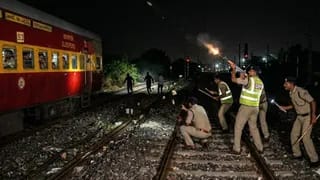 आंध्र प्रदेश में चलती ट्रेन में डकैती की कोशिश, लुटेरों को खदेड़ने के लिए GRP ने चलाई गोली