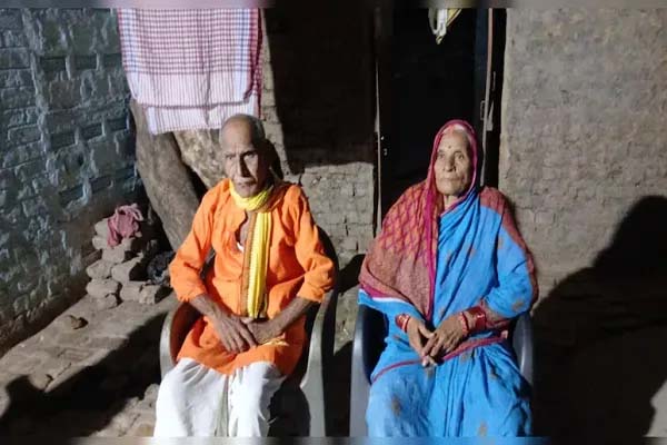शादी के 6 महीने बाद ही छोड़कर गई पत्नी 48 साल बाद लौटी वापस, खुशी से रो पड़ा पति