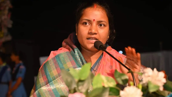(रायपुर) साड़ी घोटाले के बाद बड़ा फैसला : अब आंगनबाड़ी कार्यकर्ताओं के खातों में सीधे आएगी यूनिफॉर्म की राशि