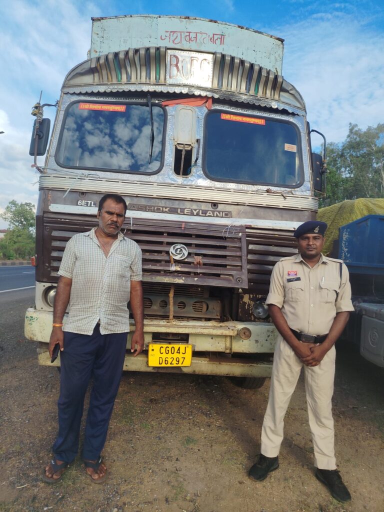 (राजनांदगांव) बागनदी पुलिस की बड़ी कार्रवाई, अवैध कबाड़ से भरा ट्रक जब्त 11.50 लाख की संपत्ति जप्त