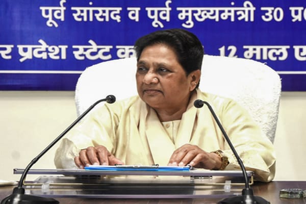 बसपा ने ओबीसी को साधने की मुहिम तेज की, मायावती ने कार्यकर्ताओं को पुराना सामाजिक समीकरण दोहराने का दिया मंत्र