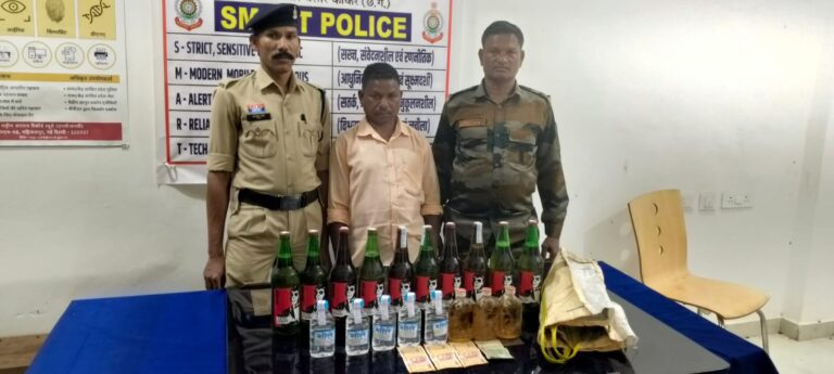 (कांकेर) उजियारा अभियान के तहत आमाबेड़ा पुलिस की कार्रवाई, अवैध अंग्रेजी शराब के साथ आरोपी गिरफ्तार