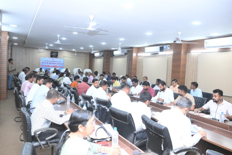 (कोंडागांव)प्रभावी कार्यशैली और नई तकनीकों को अपनाकर समस्याओं का करें त्वरित समाधान – अरुण साव