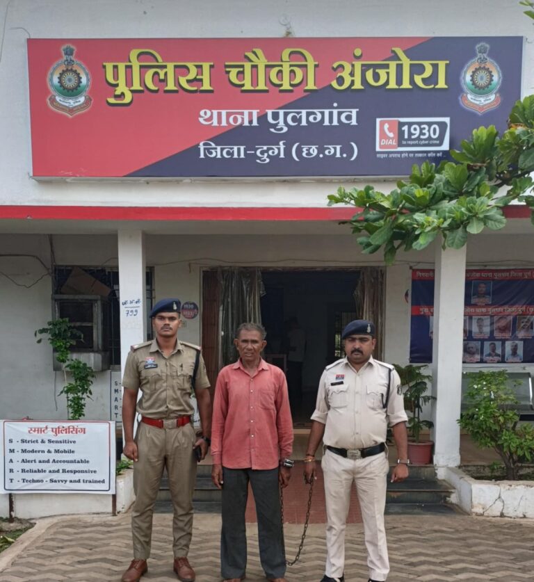(दुर्ग)जूता-चप्पल की आड़ में चल रहा था शराब का धंधा, अंजोरा पुलिस ने आरोपी को दबोचा