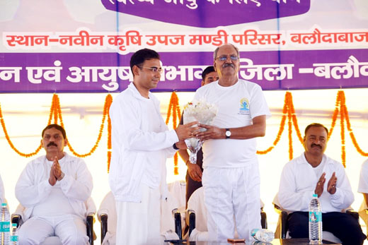(रायपुर/बलौदाबाजार) योग से मन, बुद्धि, शरीर और आत्मा का होगा संपूर्ण विकास – सांसद बृजमोहन अग्रवाल