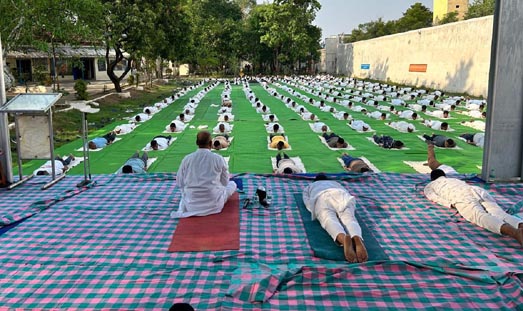 (रायपुर) छत्तीसगढ़ प्रदेश की 33 जेलों में हज़ारों कैदियों द्वारा हर्षोल्लास से अंतर्राष्ट्रीय योग दिवस मनाया गया