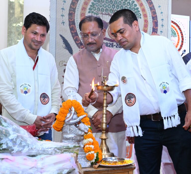 हिंदी पत्रकारिता के 200 वर्ष : क्या डिजिटल दौर में बच पाएंगे पत्रकारिता के मूल मूल्य?