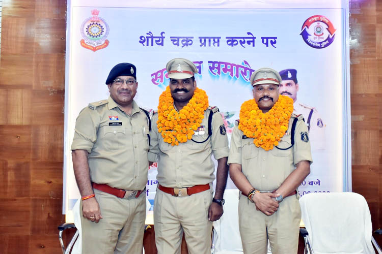 (दुर्ग) शौर्य चक्र से सम्मानित दो वीर पुलिस अधिकारियों का दुर्ग में नागरिक अभिनंदन, साहस और कर्तव्यनिष्ठा को मिला सम्मान