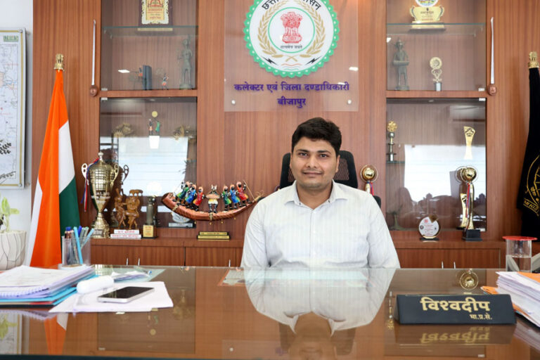 (बीजापुर) शिक्षा से जुड़ेगा हर बच्चा, तभी बनेगा सशक्त समाज – कलेक्टर विश्वदीप