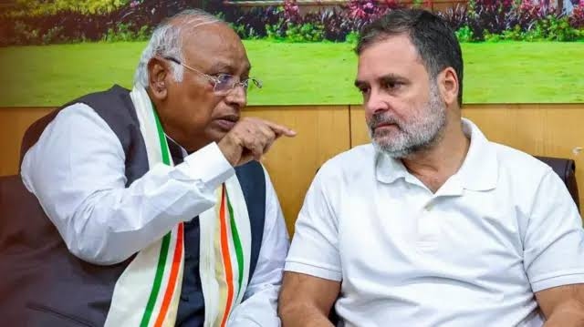टीएमसी में चल रही फूट और विधानसभा चुनाव को लेकर कांग्रेस सक्रिय