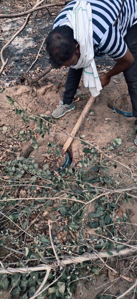 (महासमुंद) महासमुंद पुलिस का अवैध शराब कारोबार पर बड़ा प्रहार, 97 लीटर महुआ शराब जब्त; 6 आरोपी गिरफ्तार