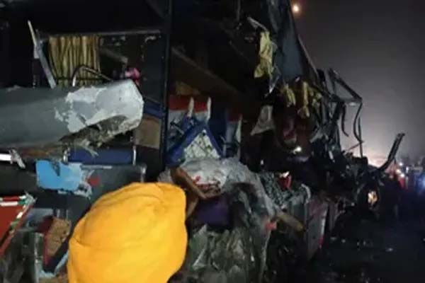 विशाखापत्तनम स्टील प्लांट में बड़ा हादसा, खौलते हुए स्टील की चपेट में आने से 8 मजदूरों की दर्दनाक मौत